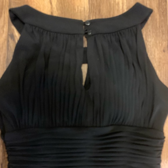 Black dress - Picture 4 of 4